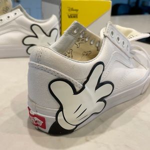 VANS (Disney) Mickey/True White Old Skool W6.5 M5